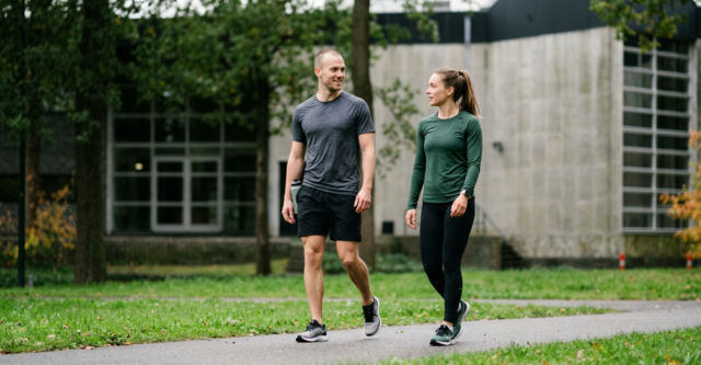 Waarom wandelen een onderschatte aanvulling is op krachttraining